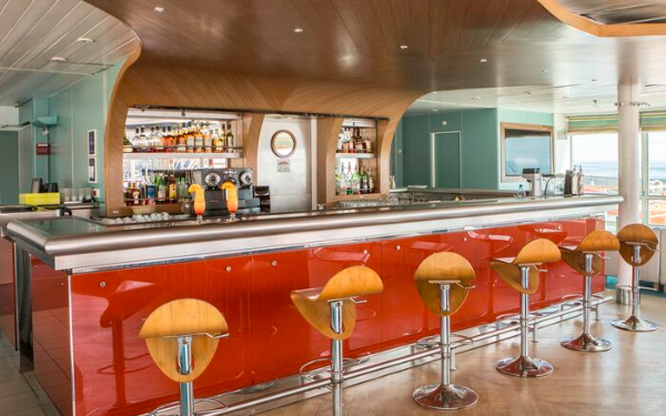Bar sur le Yacht Club Med 2
