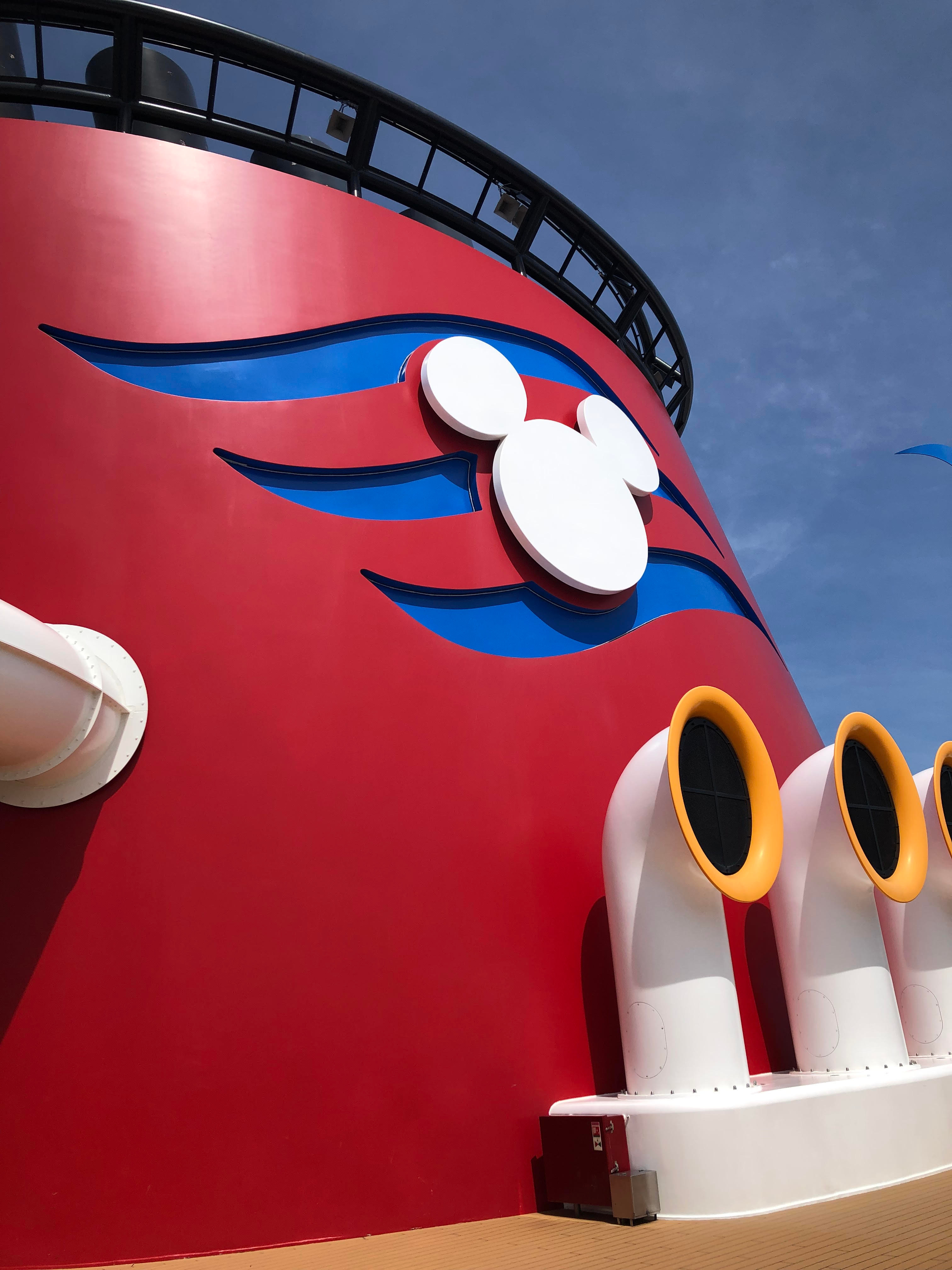 Logo Disney sur le navire Logo Disney sur le navire
