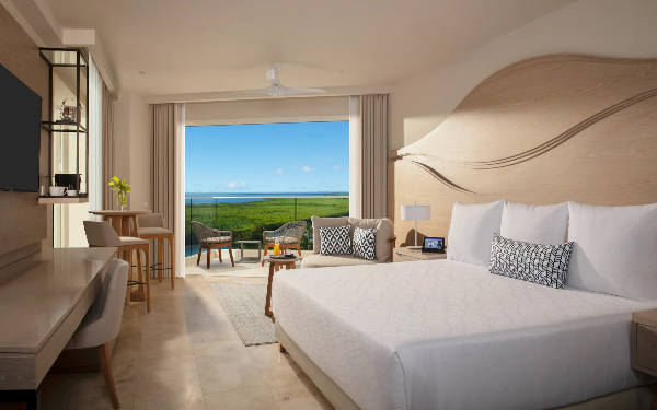 Allure Laguna Junior Suite at Breathless Cancun Soul