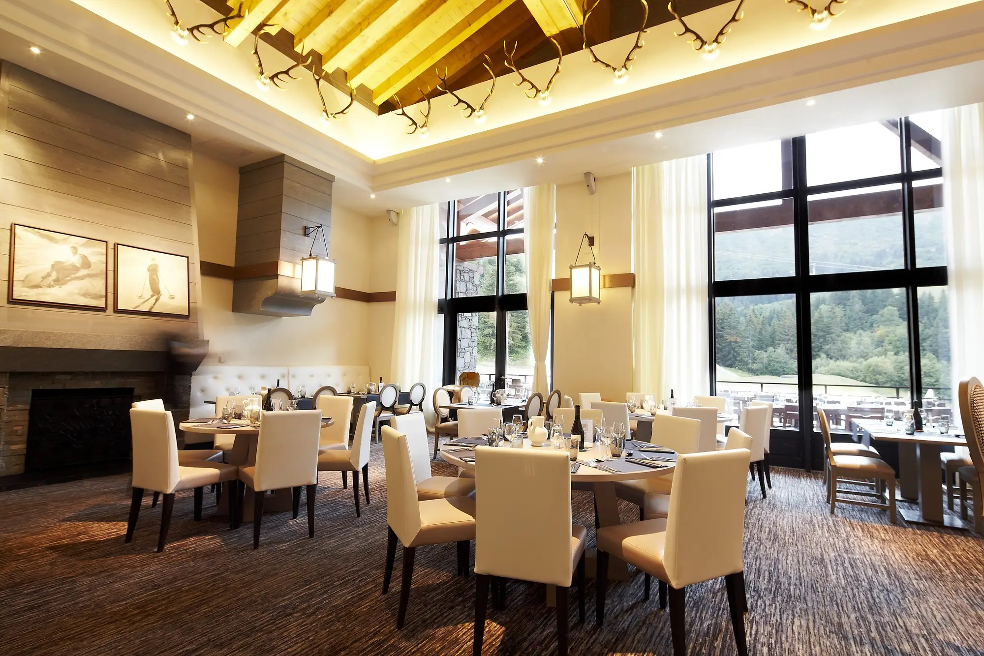 Restaurant au Club Med Alpes Françaises Valmorel, France