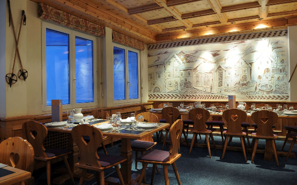 Restaurant au Club Med Village Saint-Moritz Roi Soleil