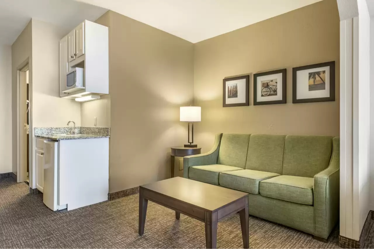 Double Suite at Comfort Suites Maingate East