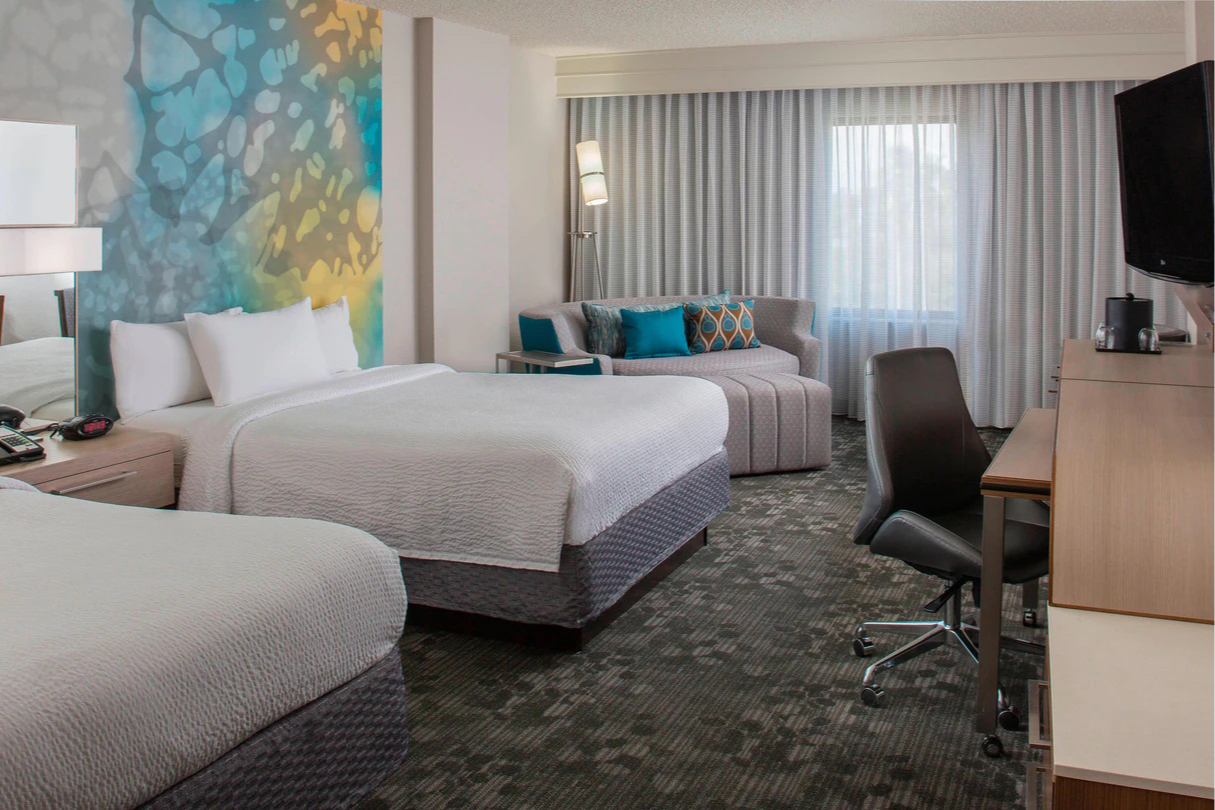 Chambre au Courtyard by Marriott / Marriott Village Hotels