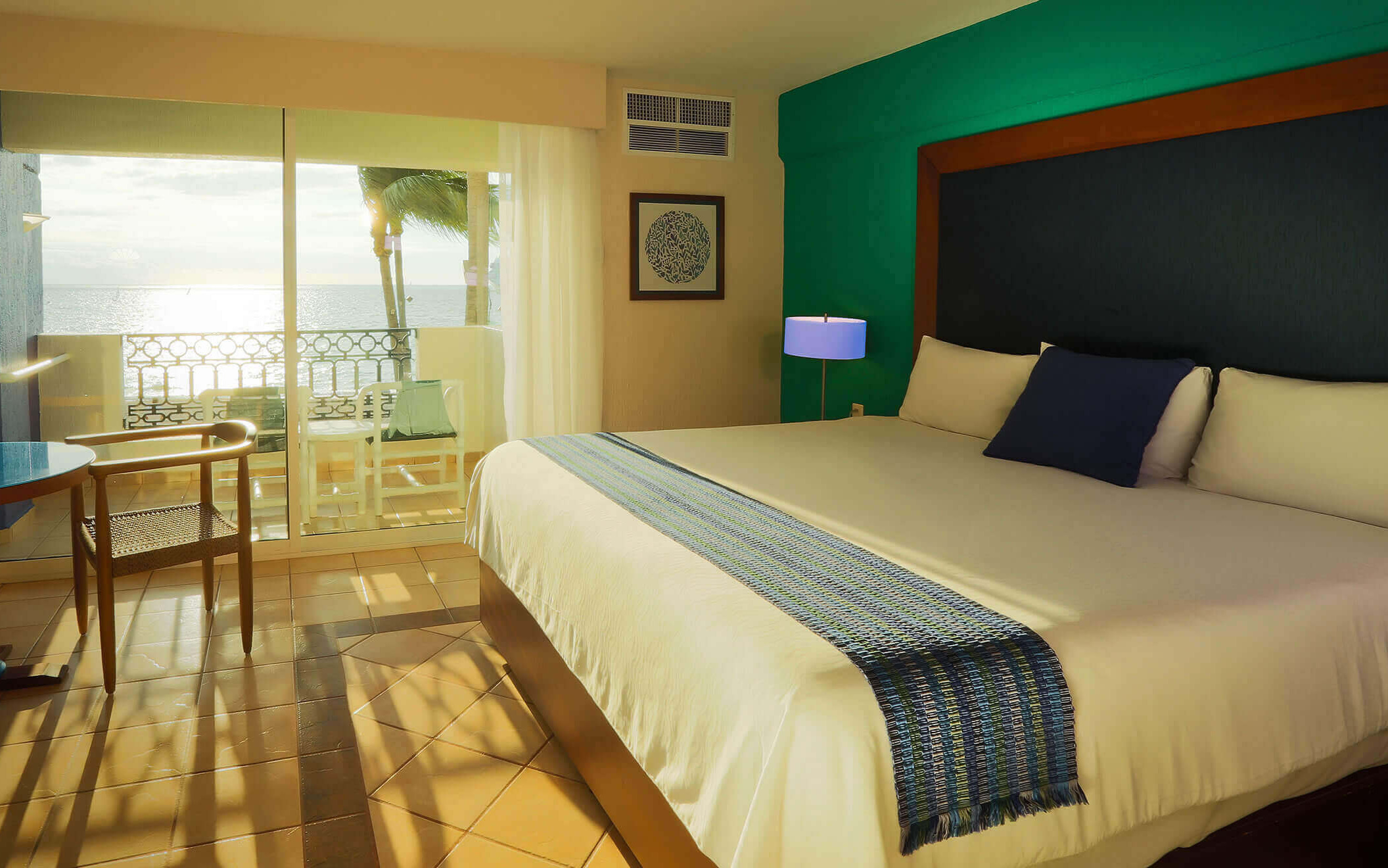 Oceanfront deluxe room