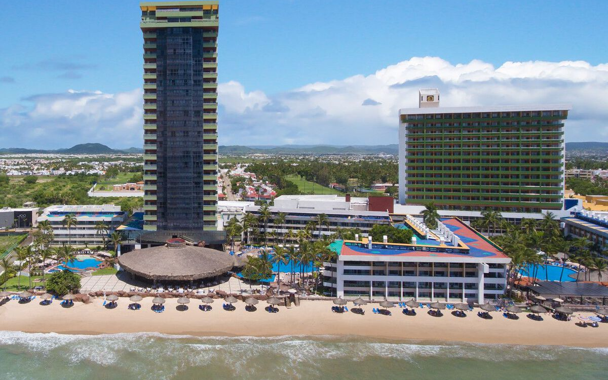 Plage au El Cid El Moro Beach Hotel