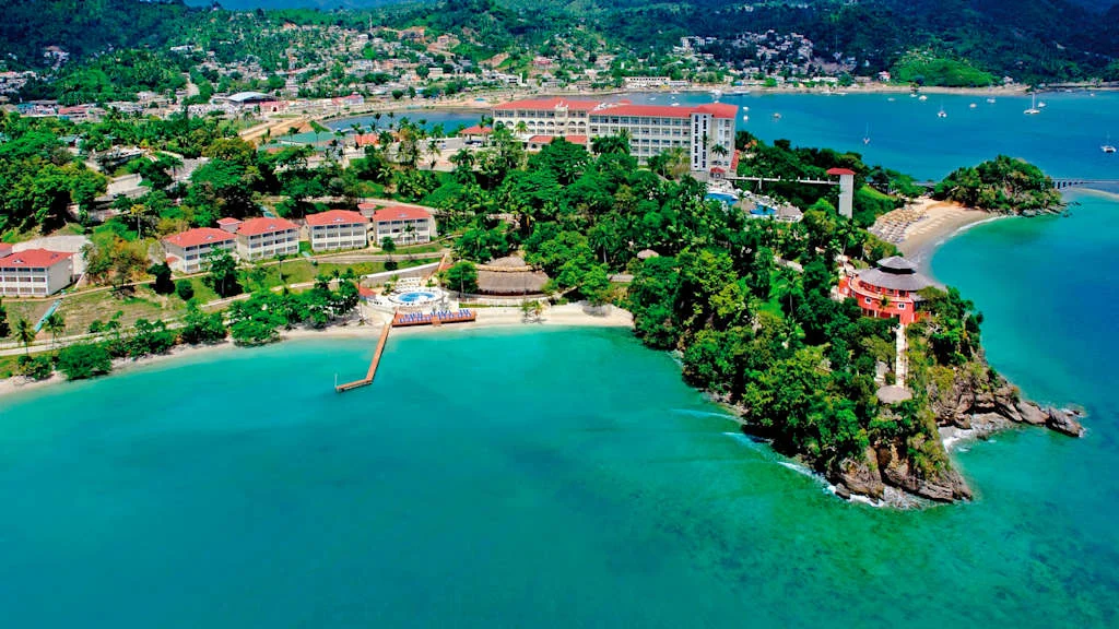 A view from afar of the Eurostars Grand Cayacoa Samana with Voyages Aqua Terra