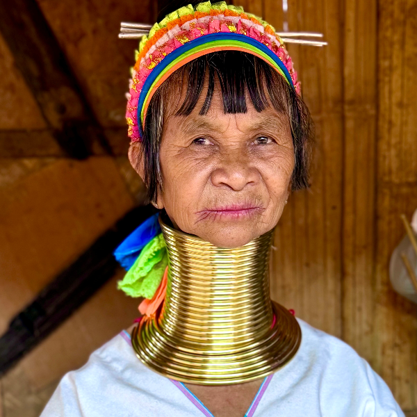 Femme au long cou dans son village,Chiang Rai, Bangkok, Thailand undefined