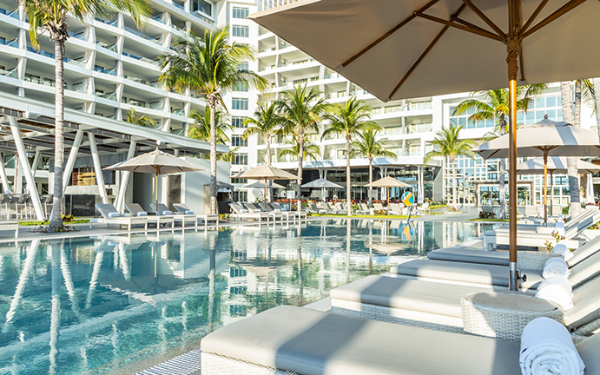 Pool at Garza Blanca Resort & Spa Cancun