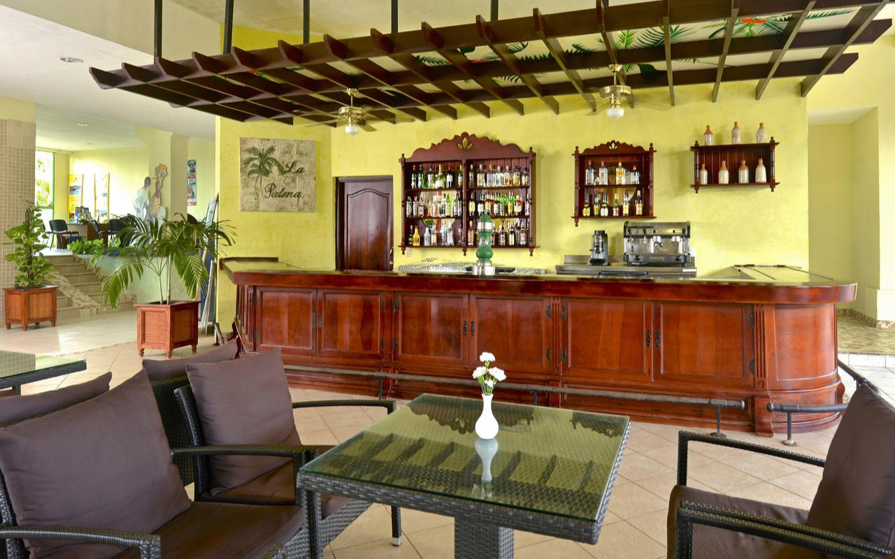 Lobby bar