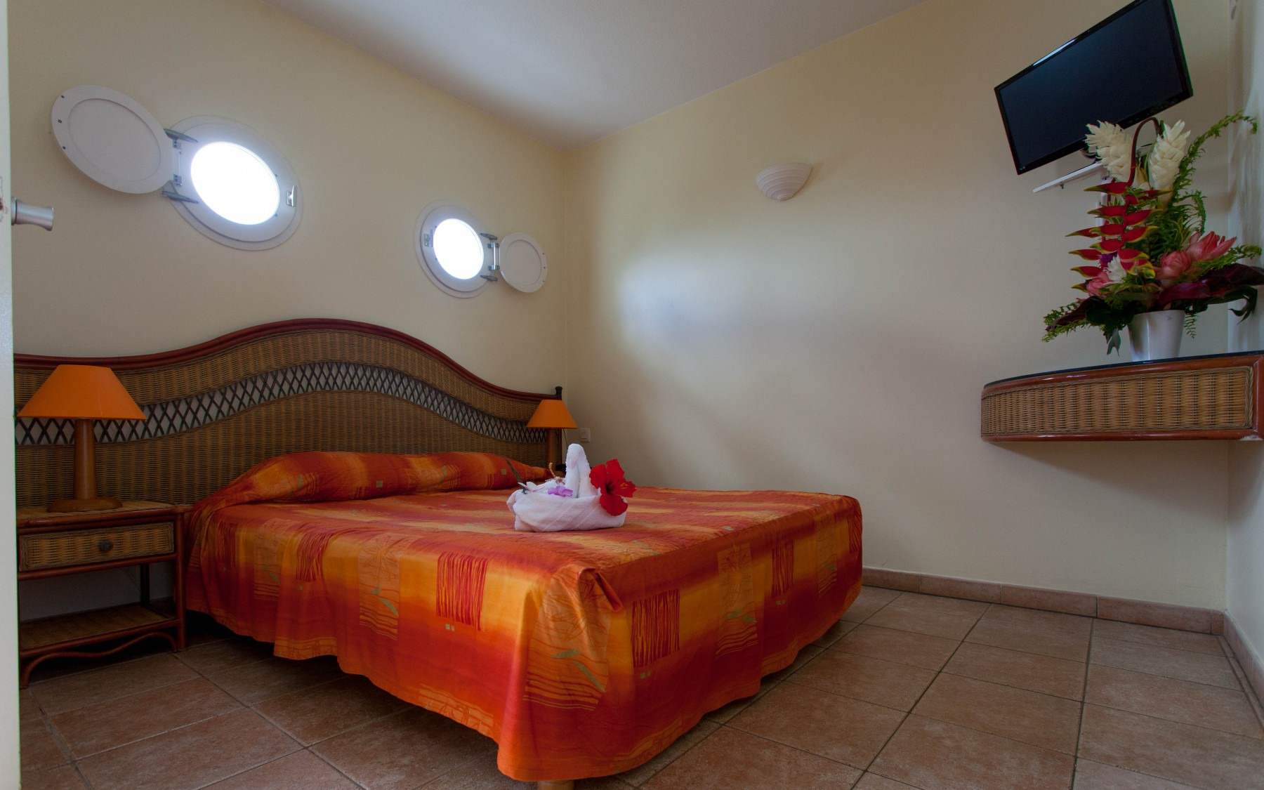 Superior Amyris Room