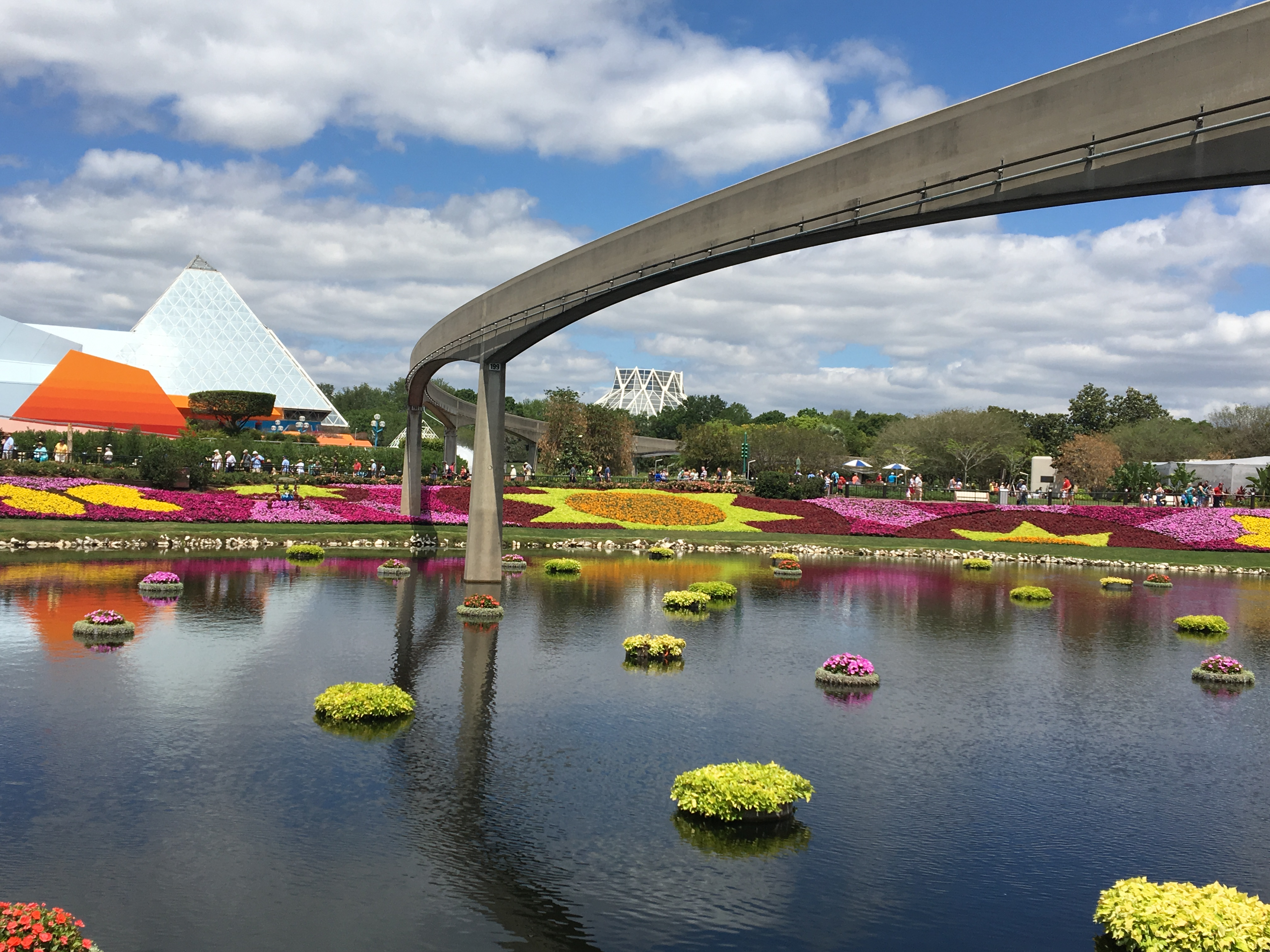 Monorail au parc thématique EPCOT