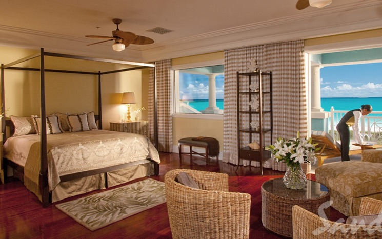 Royal state butler villa suite pool