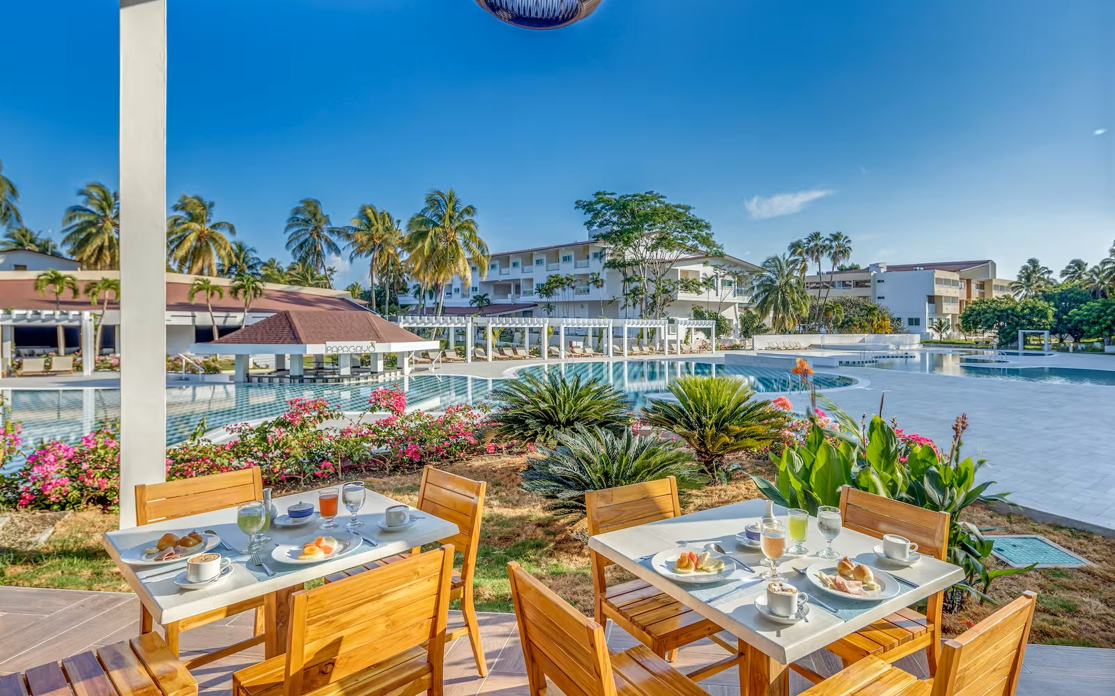 Piscine au Sol Caribe Beach