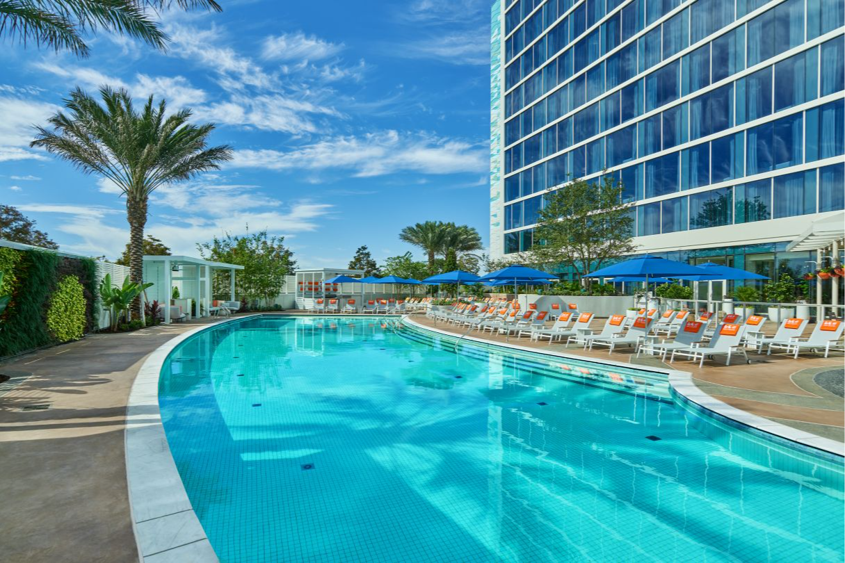 Piscine au Walt Disney World Swan Reserve