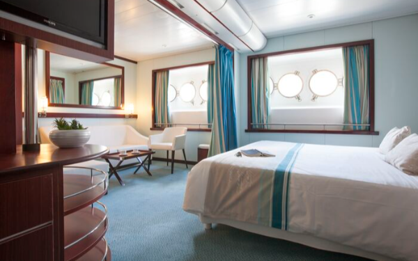 Delux Stateroom on Yacht Club Med 2 Delux Stateroom on Yacht Club Med 2